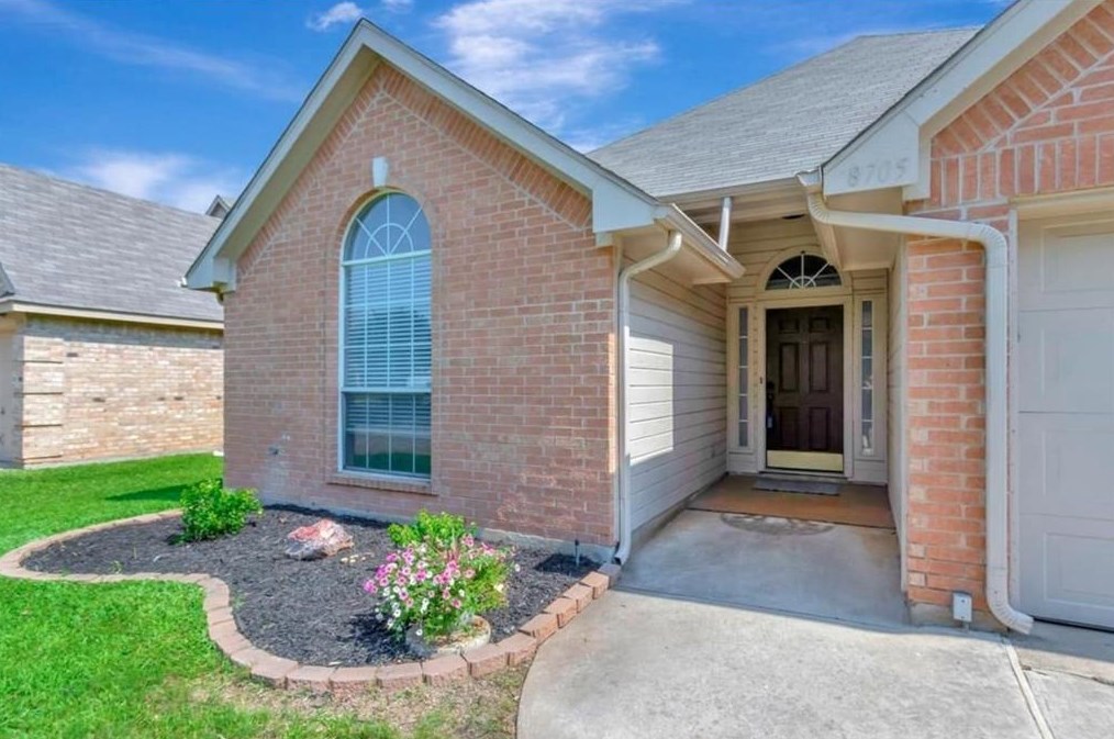 8705 Tigris Trl, Fort Worth, TX 76118