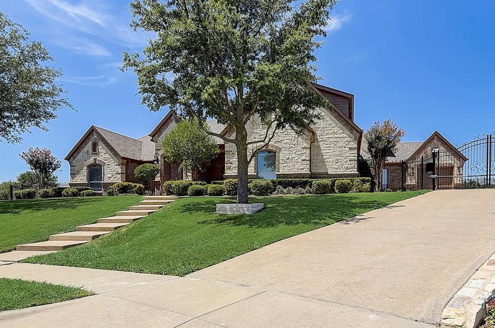 300 Calais Dr, Keller, TX 76248-3027
