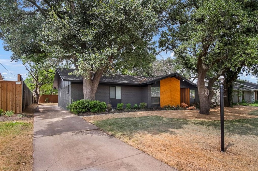 3271 Whitehall Dr, Dallas TX  75229-2555 exterior