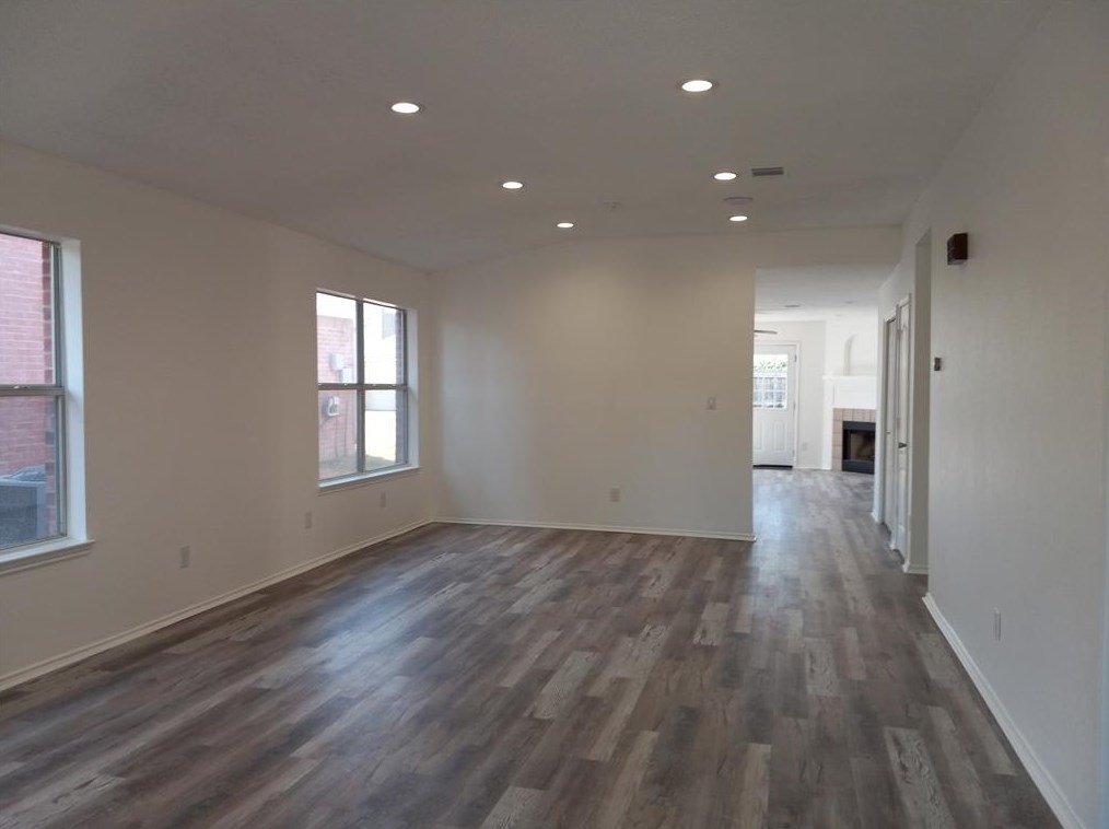 1412 Ross Dr, Lewisville, TX 75067