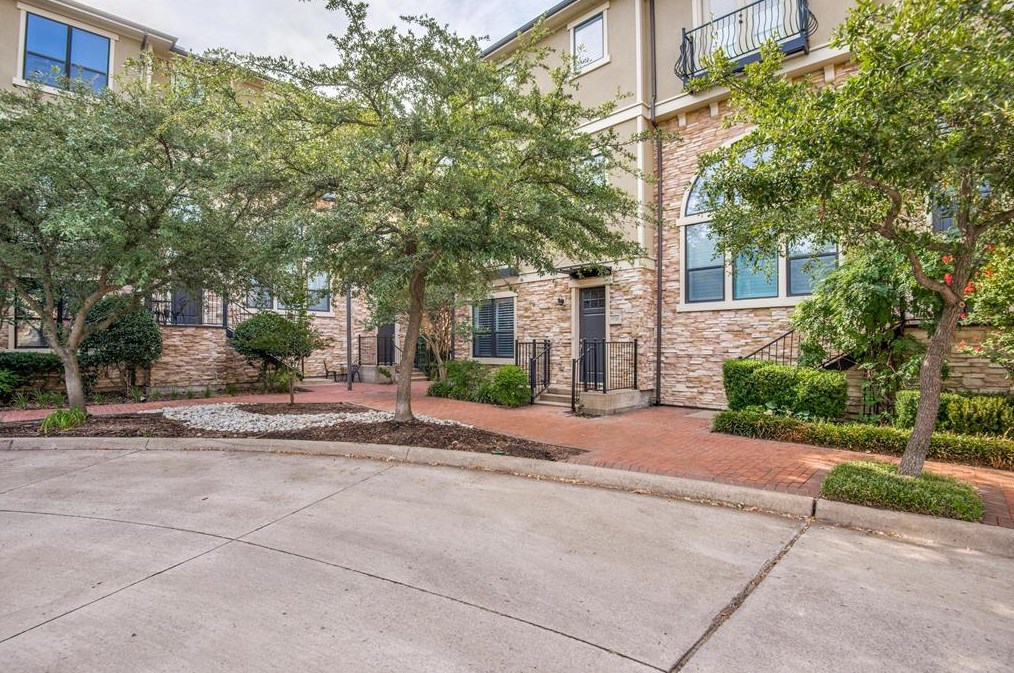 5720 Tupelo Dr, Plano TX  75024-4570 exterior