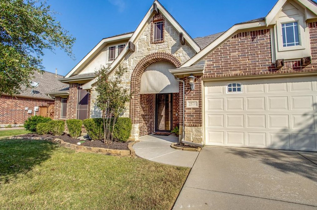 2576 Still Springs Dr, Oak Point, TX 75068