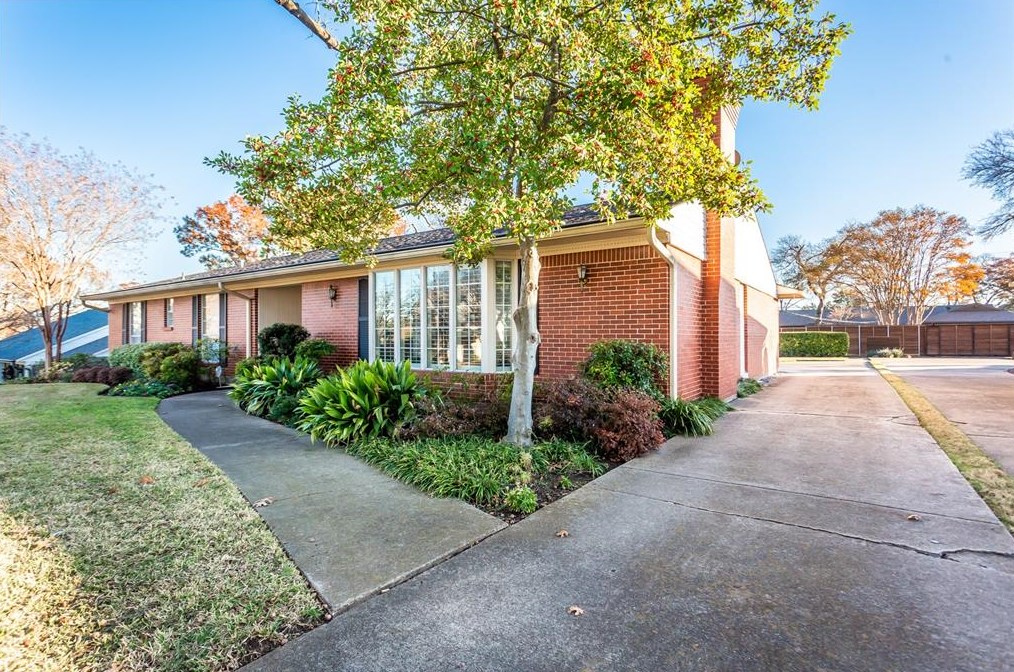 6926 Colfax Dr, Dallas, TX 75231
