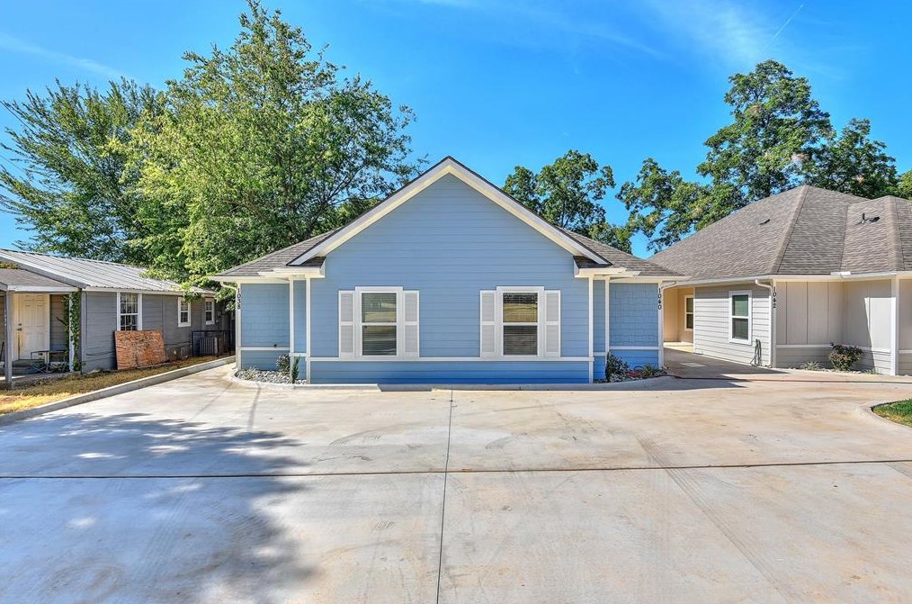 1040 W Dubois St, Denison, TX 75020
