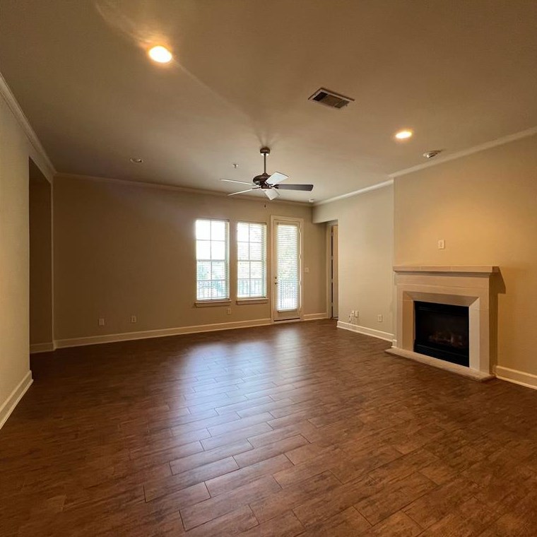 2800 Sandage Ave # 105, Fort Worth, TX 76109
