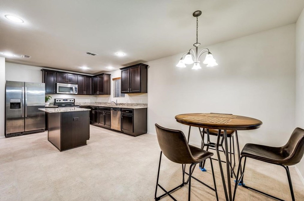 1416 Abby Creek Dr, Oak Point, TX 75068