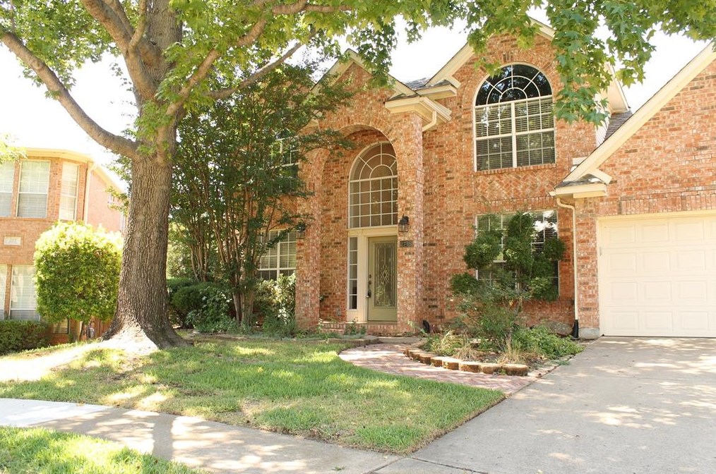 2719 Hidden Lake Dr, Grapevine, TX 76051