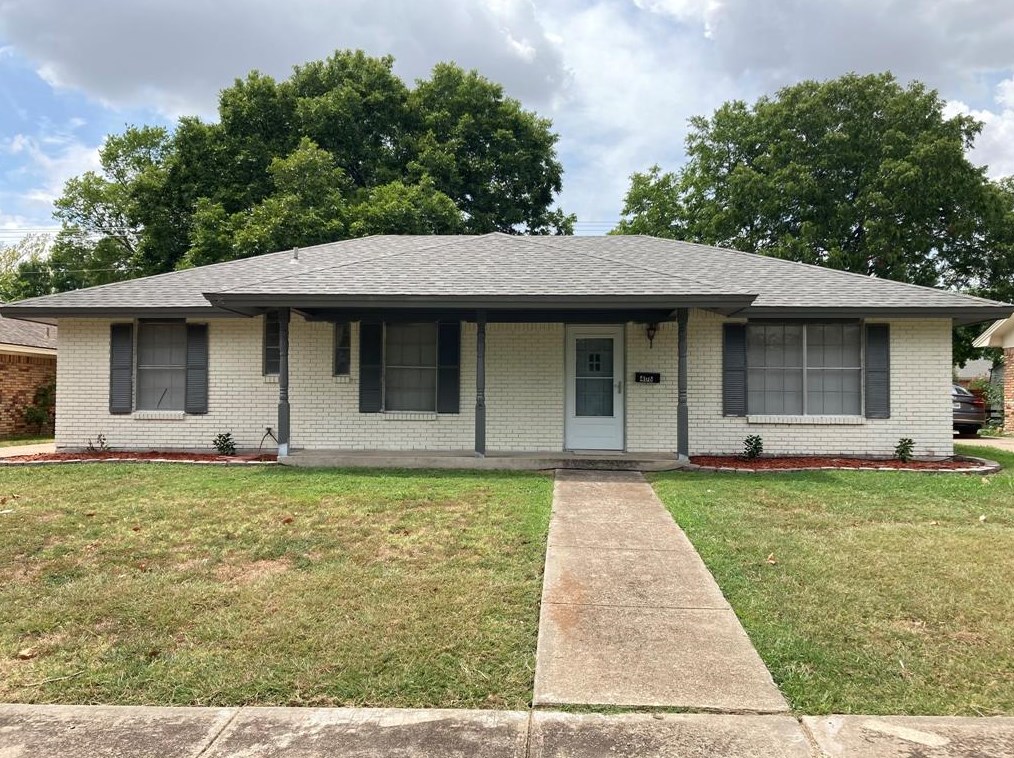 406 Briarwood Dr, St Paul, TX 75098