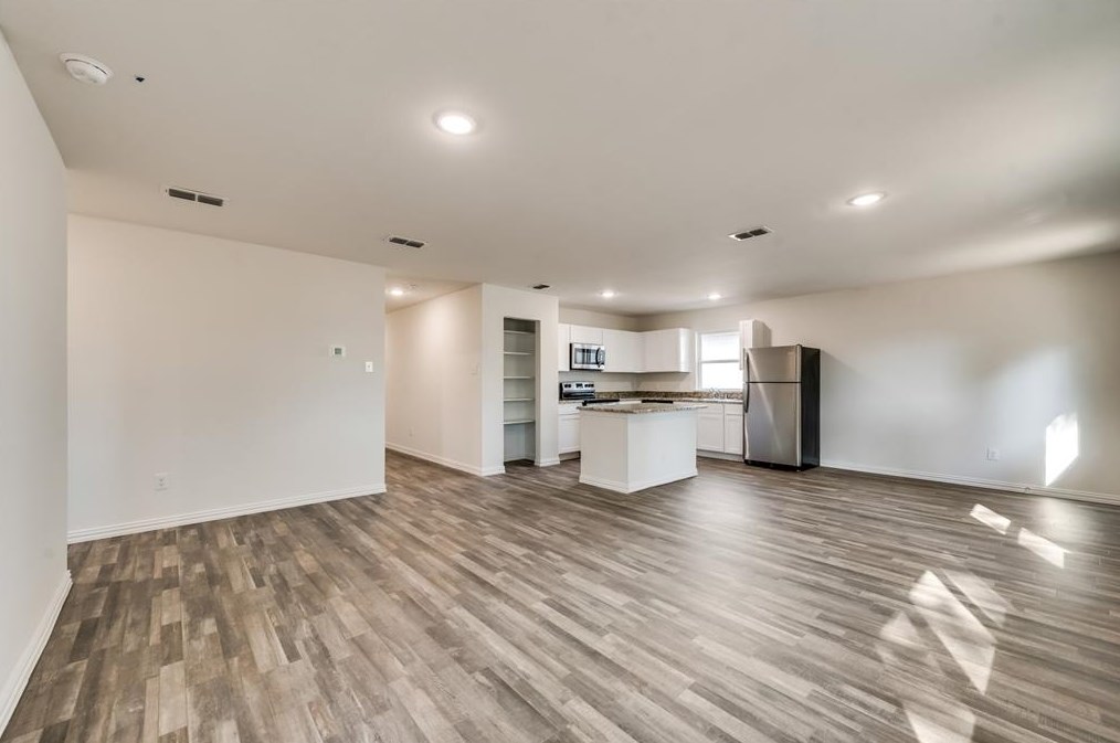 2716 Lenway St, Dallas, TX 75215