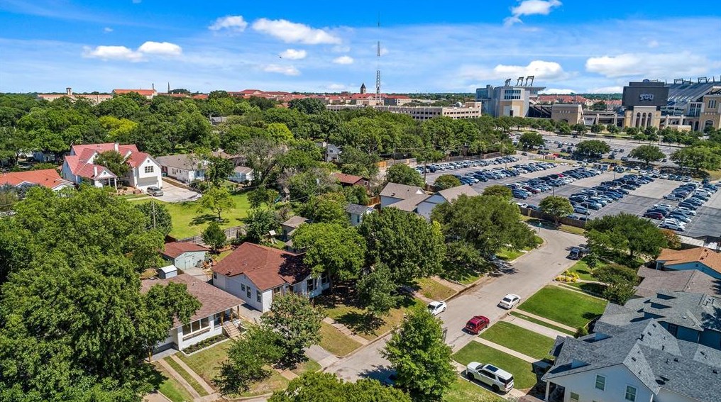 2541 Walsh Ct, Fort Worth, TX 76109
