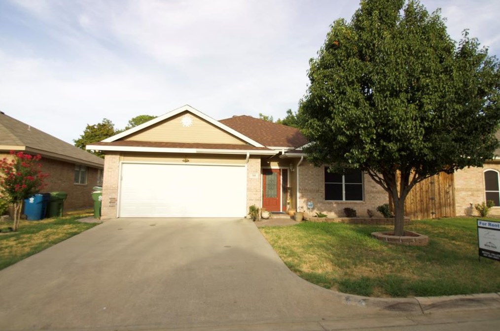310 Texas Dr, Hickory Creek, TX 75065