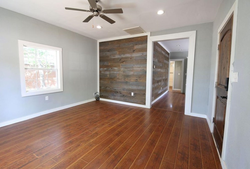 315 W Hull St, Denison, TX 75021