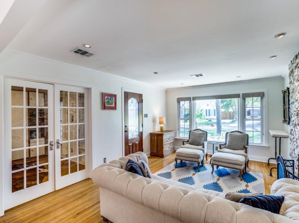 811 Shady Ln, Dallas TX  75208-2629 exterior