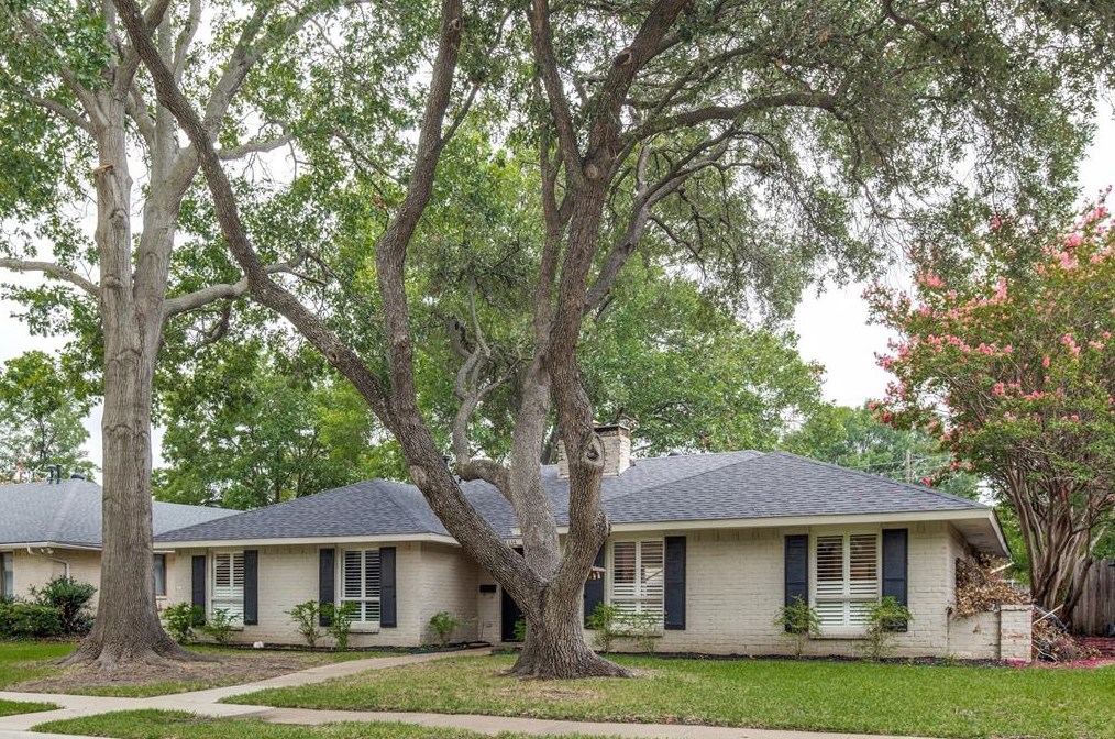 7844 La Cabeza Dr, Dallas, TX 75248-3127