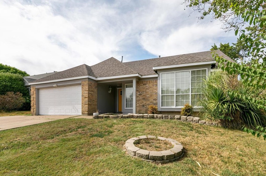 8113 Rainbow Dr, Rowlett, TX 75089-2583