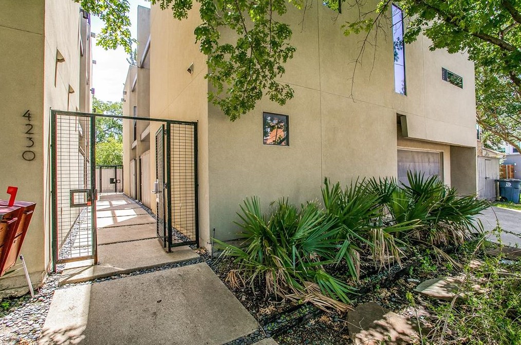 4230 Munger Ave Apt C, Dallas, TX