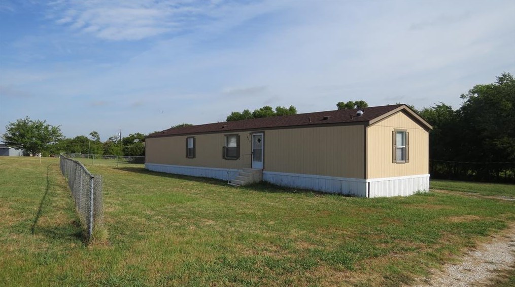 413 Sunny Dr, Sherman, TX 75092-8315