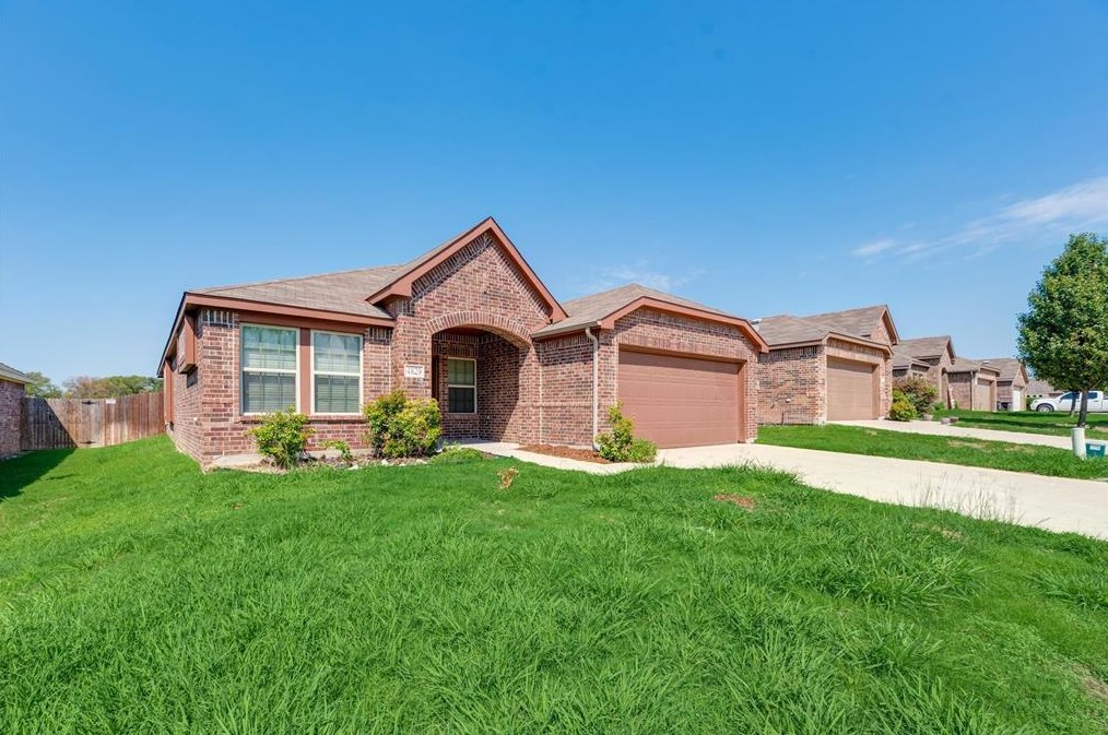 4829 Lemon Grove Dr, Fort Worth, TX 76135