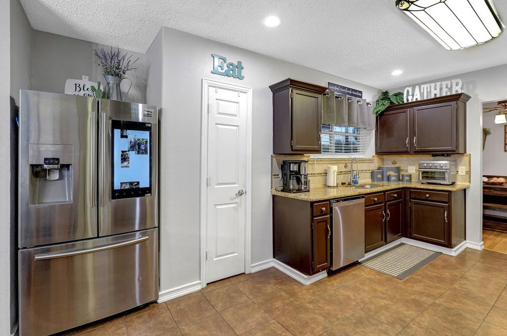 2121 Smokey Mtn Trl, Mesquite TX 75149-4862 exterior