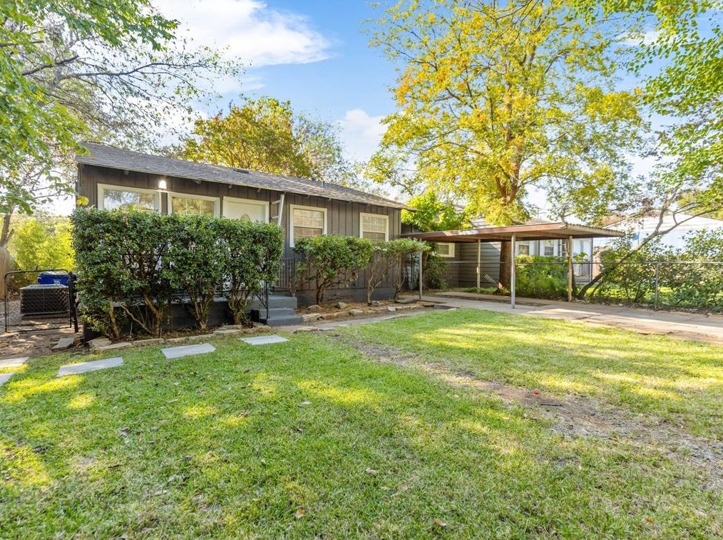 4218 Pensacola Ct, Dallas, TX 75211-3235