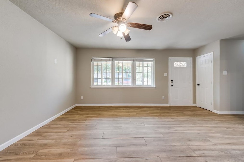 8540 Westfield Dr, Dallas TX  75243-6426 exterior