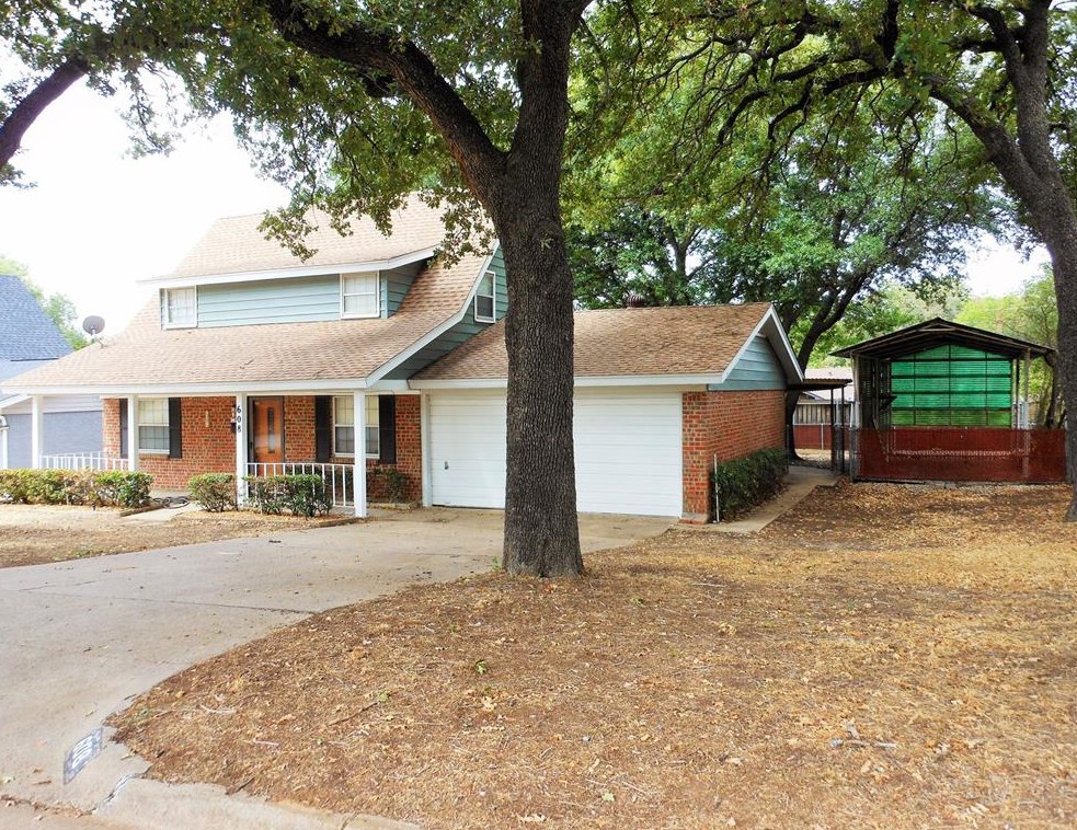 608 Cannon Dr, Euless, TX 76040