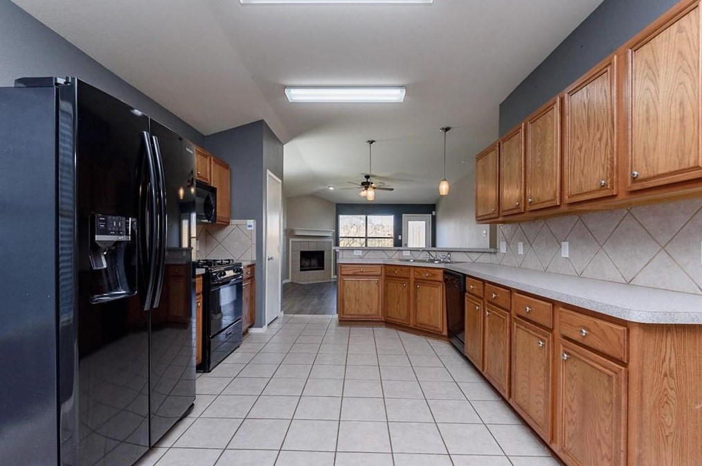 845 Kentucky Derby Ln, Fort Worth, TX 76179