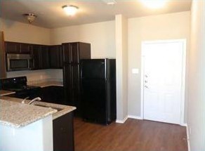 612 Meadow View Ct #201, Denton, TX 76207