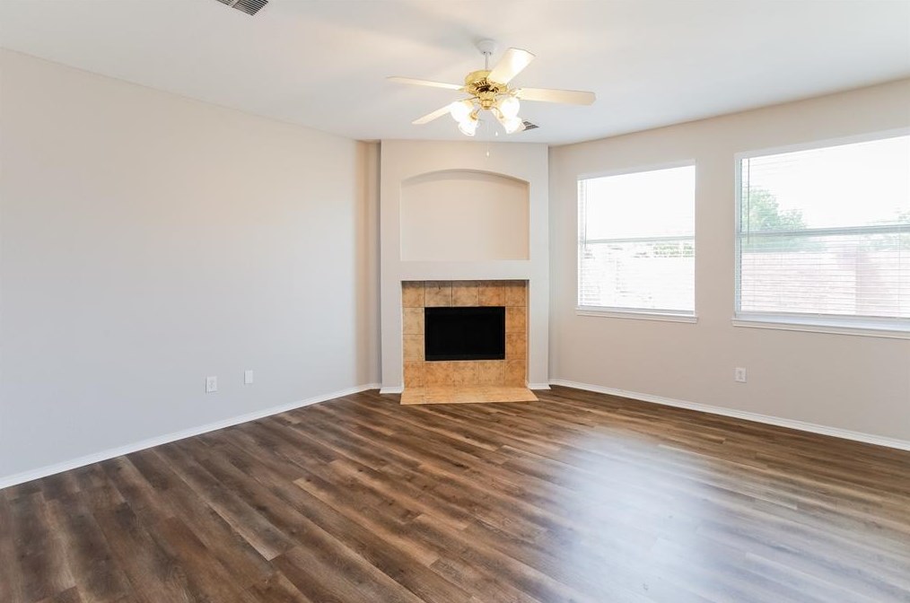 1009 Pullman Dr, Fort Worth, TX 76131