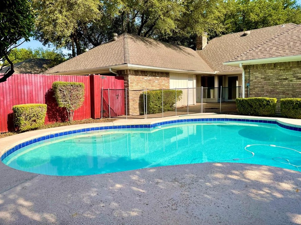 6917 Vista Willow Dr, Dallas TX  75248-2953 exterior