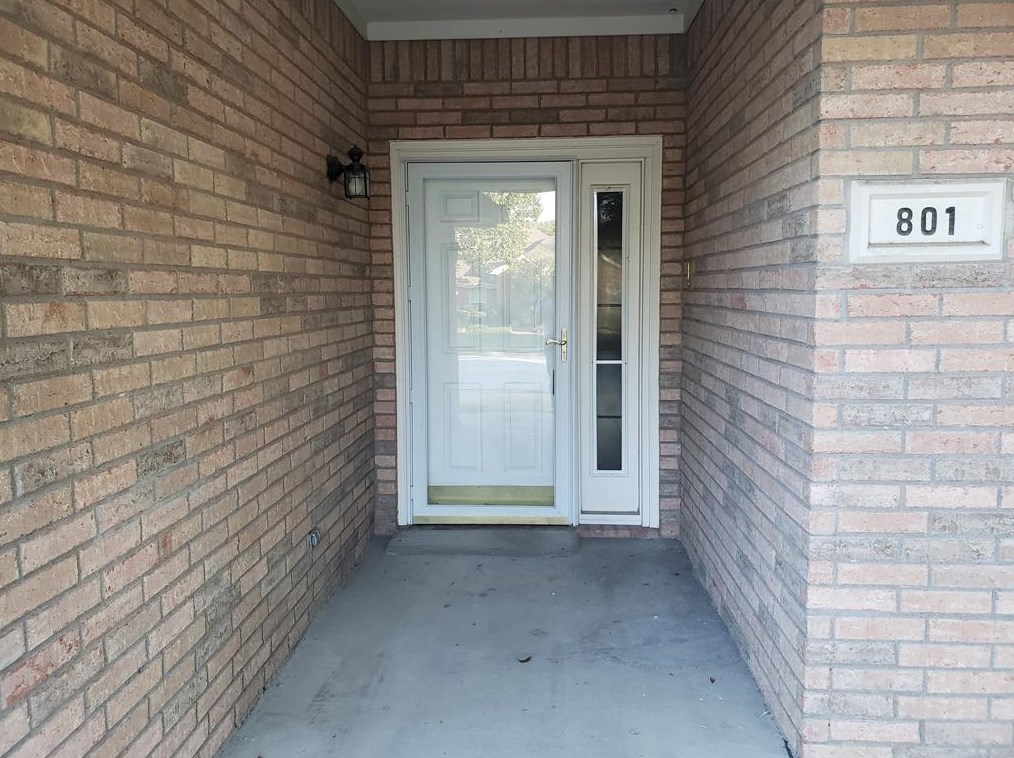 801 Heberle Dr, Burleson, TX 76028