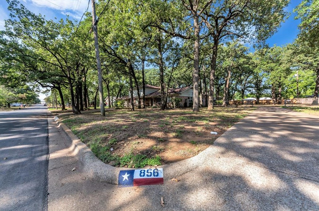 856 Vine St, Euless, TX 76040