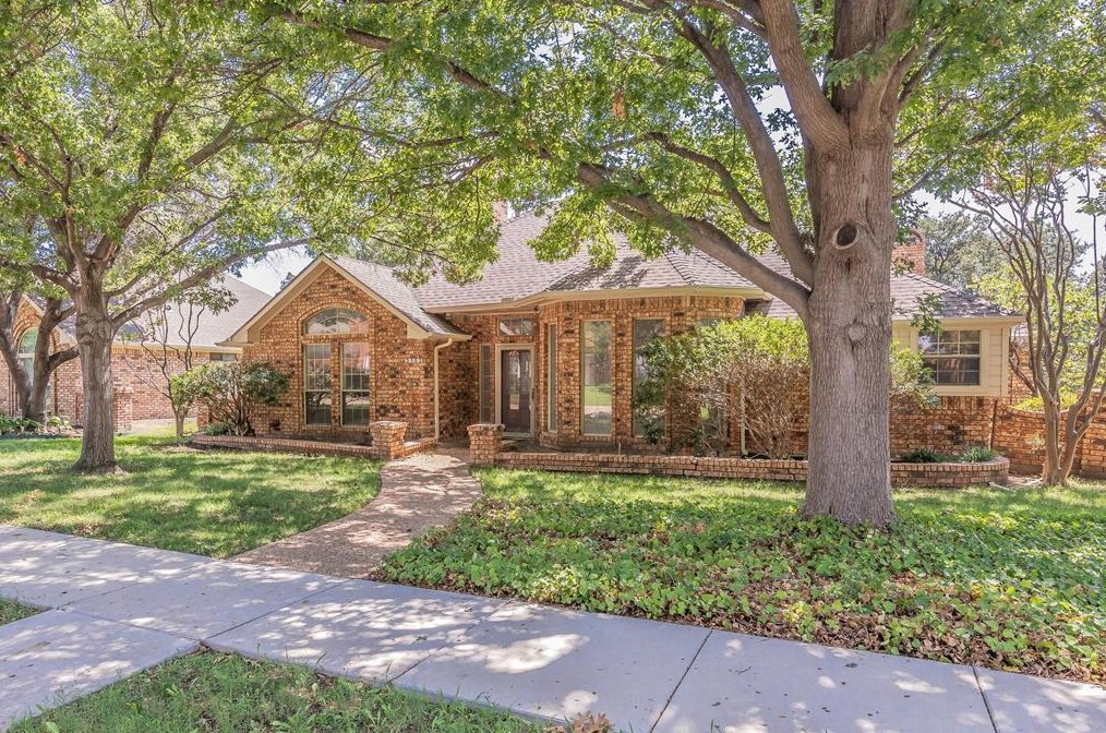 2102 Antibes Dr, Carrollton, TX 75006-4326