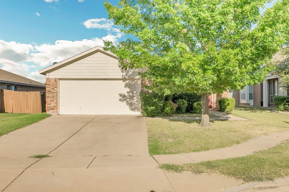 10812 Myrick Ct, Haslet TX  76052-6110 exterior