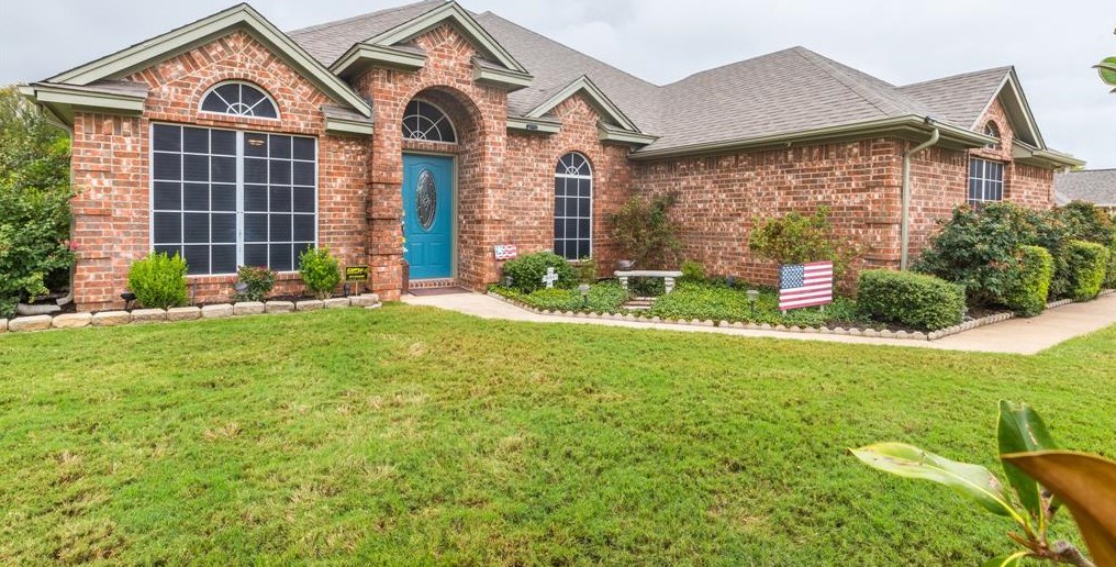 4061 Running Brook Dr, Joshua, TX 76058-5759