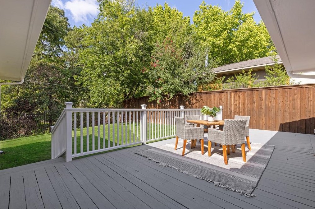 6905 Wabash Cir, Dallas TX 75214-3534 exterior