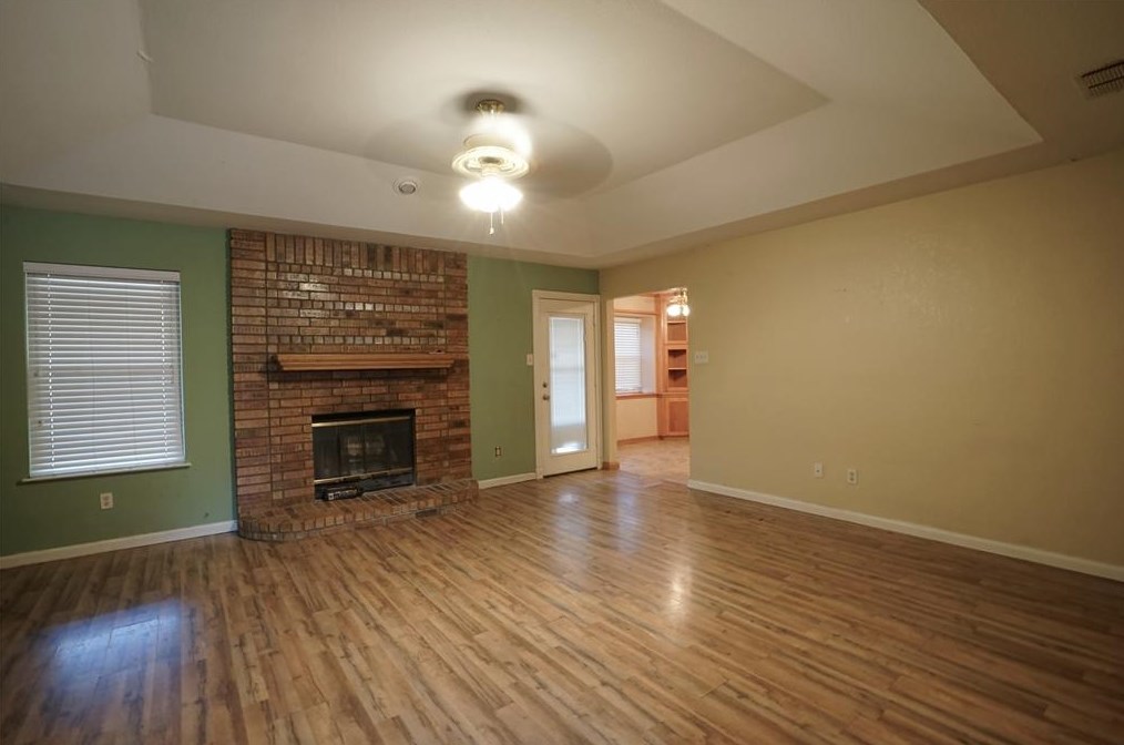 768 Hampshire Dr, Burleson, TX 76028