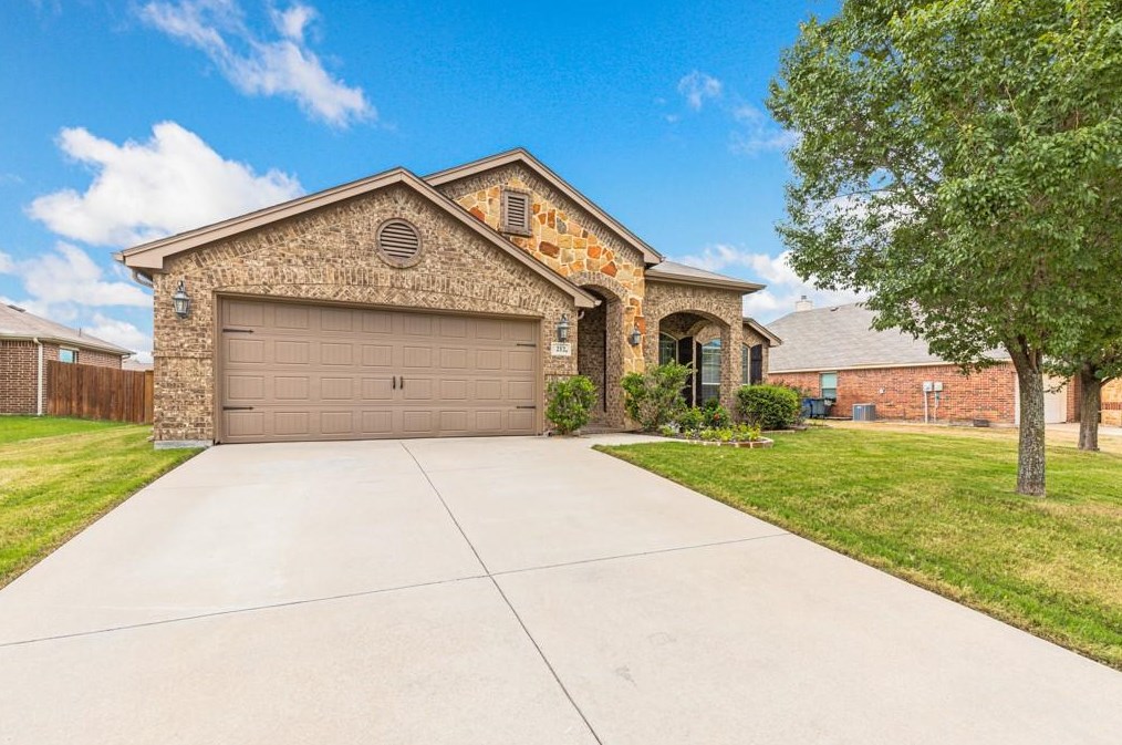 212 Wolf Dr, Forney, TX 75126-4200