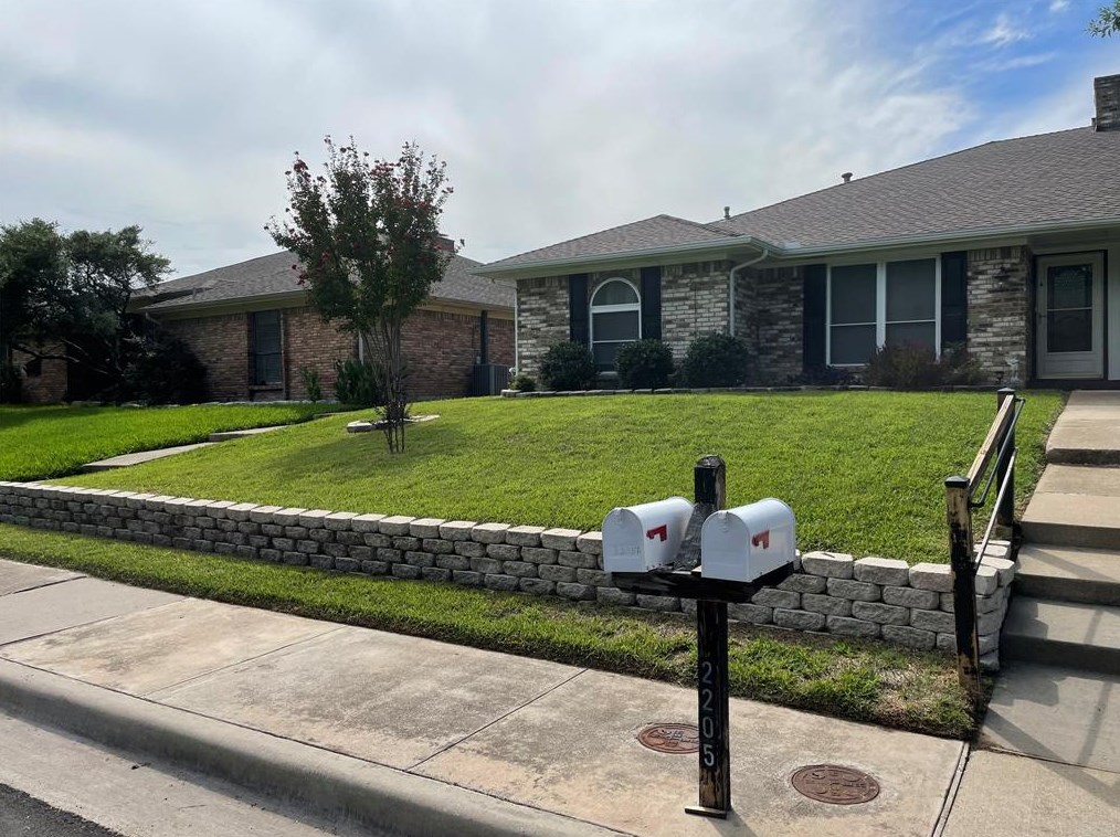 2205 Woodcreek #a, Carrollton, TX 75006