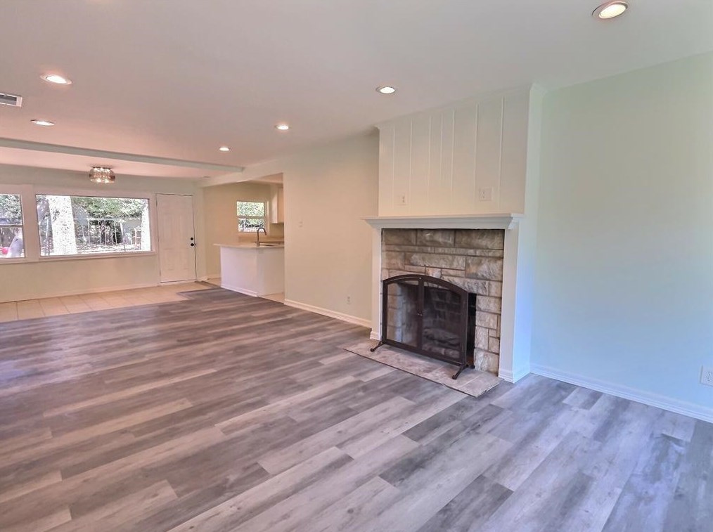 1011 S Britain Rd, Irving, TX 75060