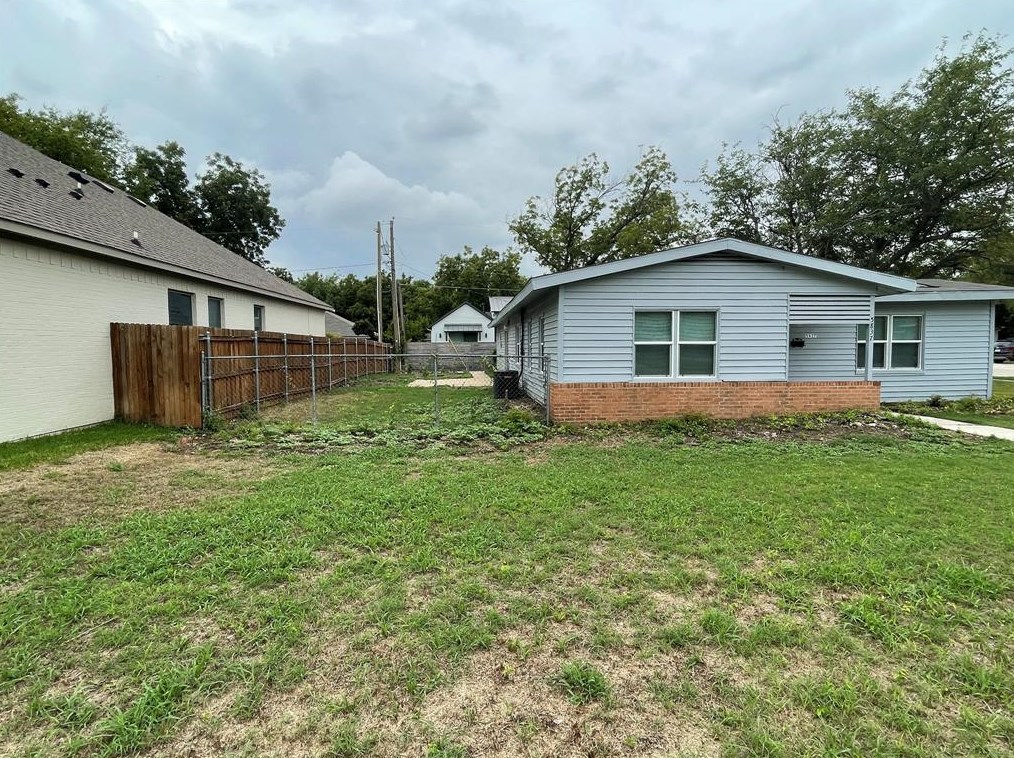 5837 Aton Ave, Fort Worth, TX 76114