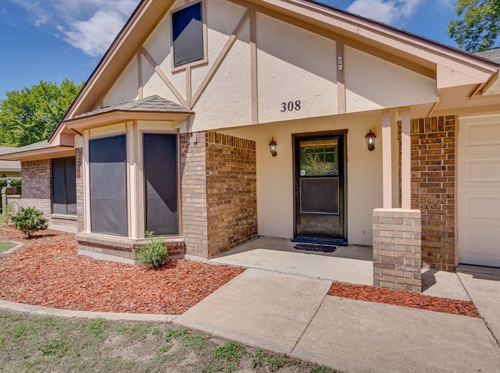 308 Hidden Valley Dr, Aledo, TX 76008-4434