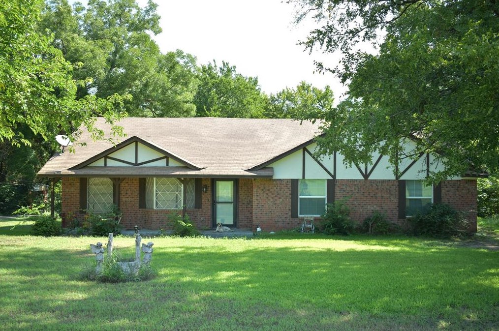 570 Shady Bnd, Oak Leaf, TX 75154-5448
