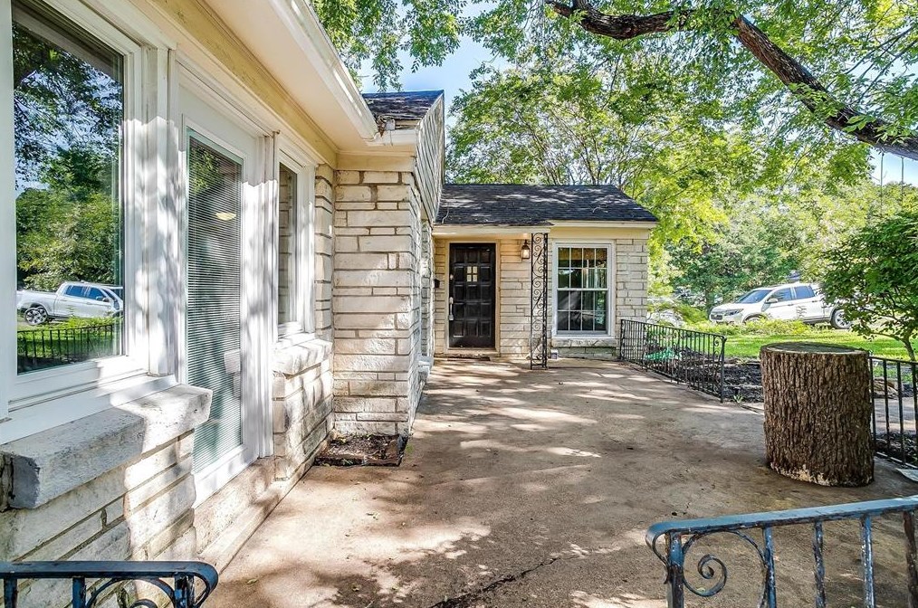 1531 Oak Knoll St, Dallas, TX 75208-2528