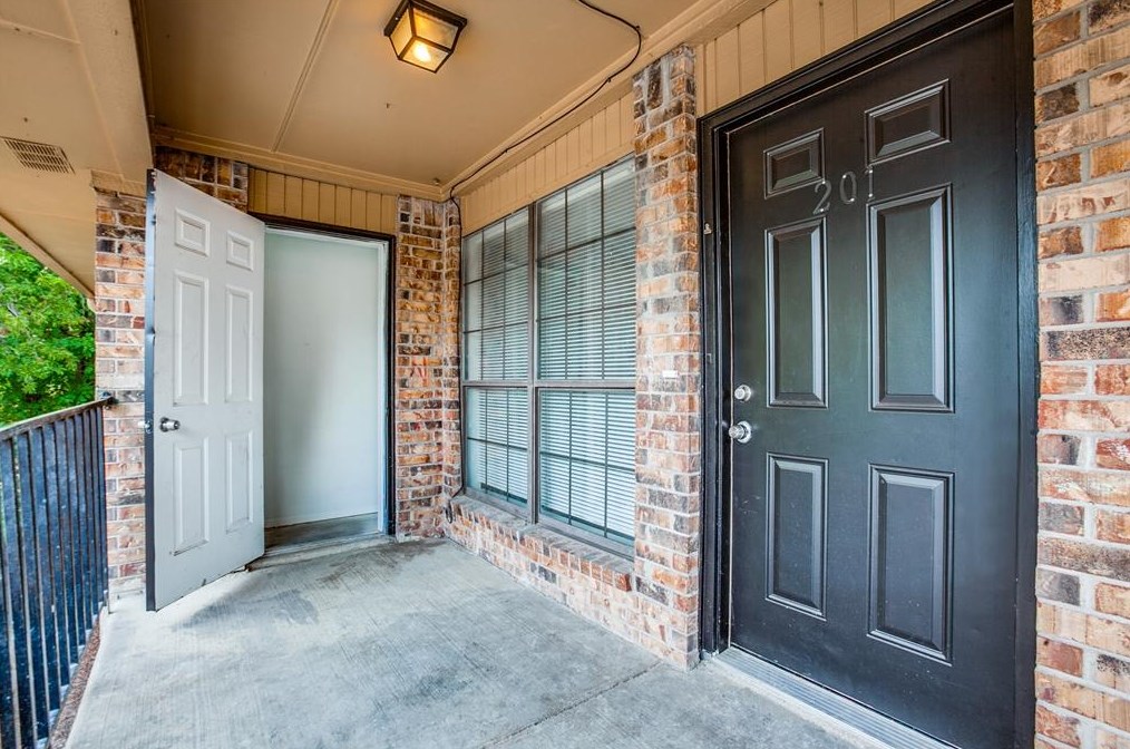1939 Cranford Dr Apt 201, Garland, TX 75041