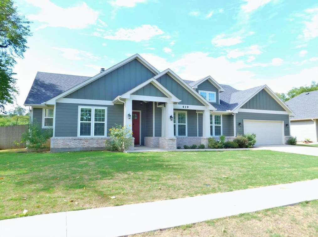 419 E Main St, Pilot Point, TX 76258