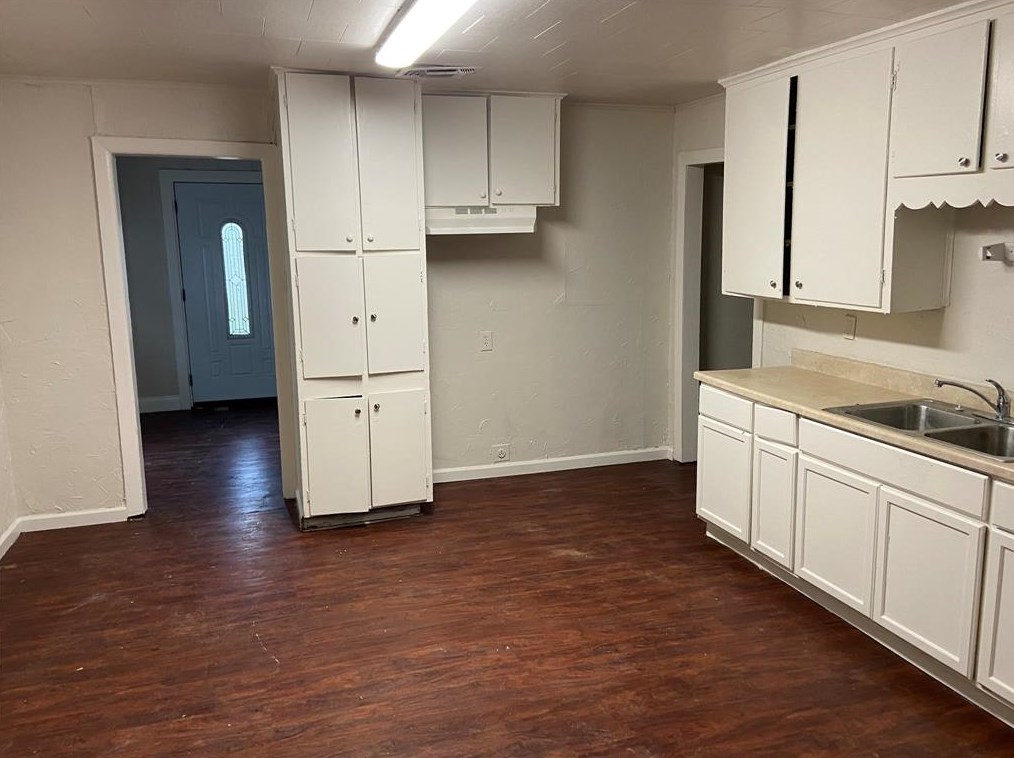 2724 Stark St, Fort Worth, TX 76112