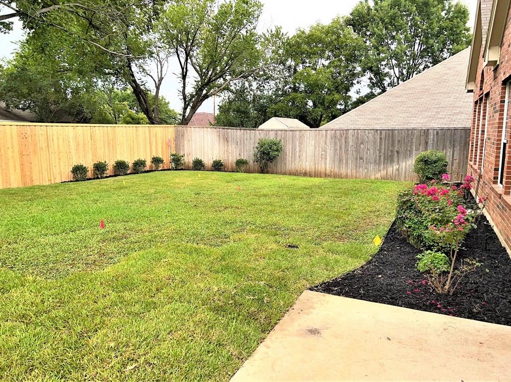 504 Coventry Dr, Grapevine, TX 76051