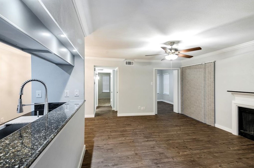5300 Keller Springs Rd #1071, Dallas, TX 75248