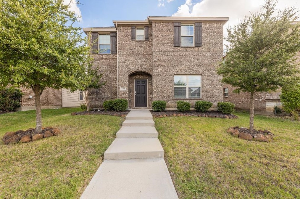 1300 Honeywood Ln, Royse City, TX 75189